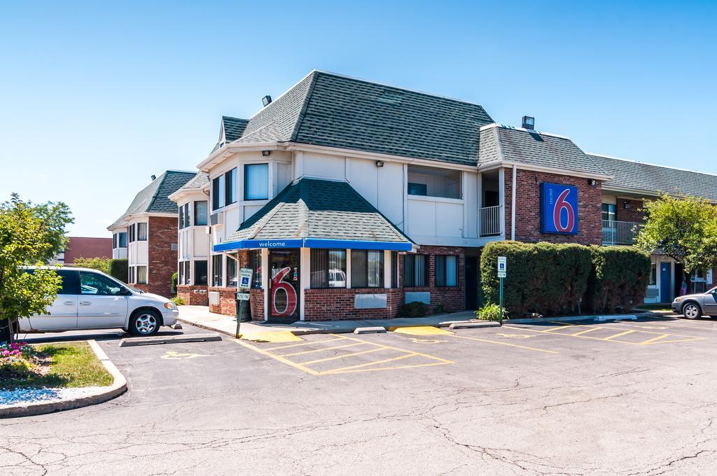 Motel 6 Chicago - Elk Grove Elk Grove Village Buitenkant foto