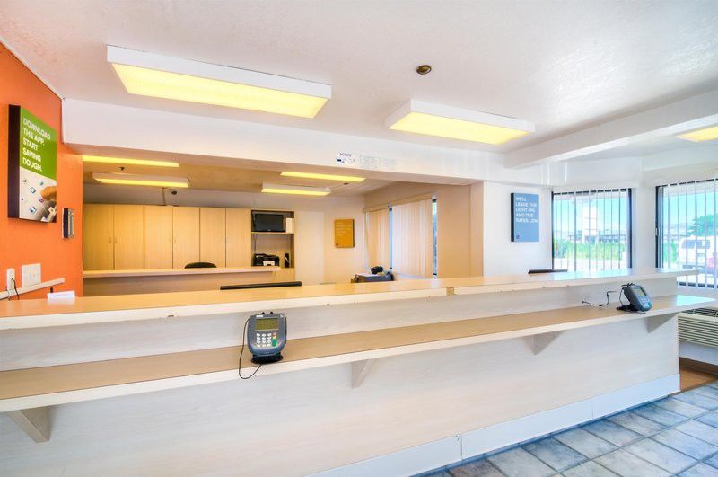 Motel 6 Chicago - Elk Grove Elk Grove Village Buitenkant foto