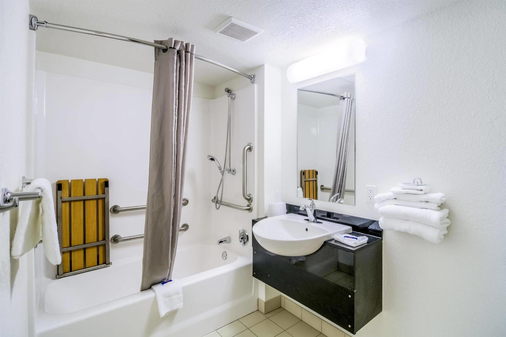 Motel 6 Chicago - Elk Grove Elk Grove Village Buitenkant foto