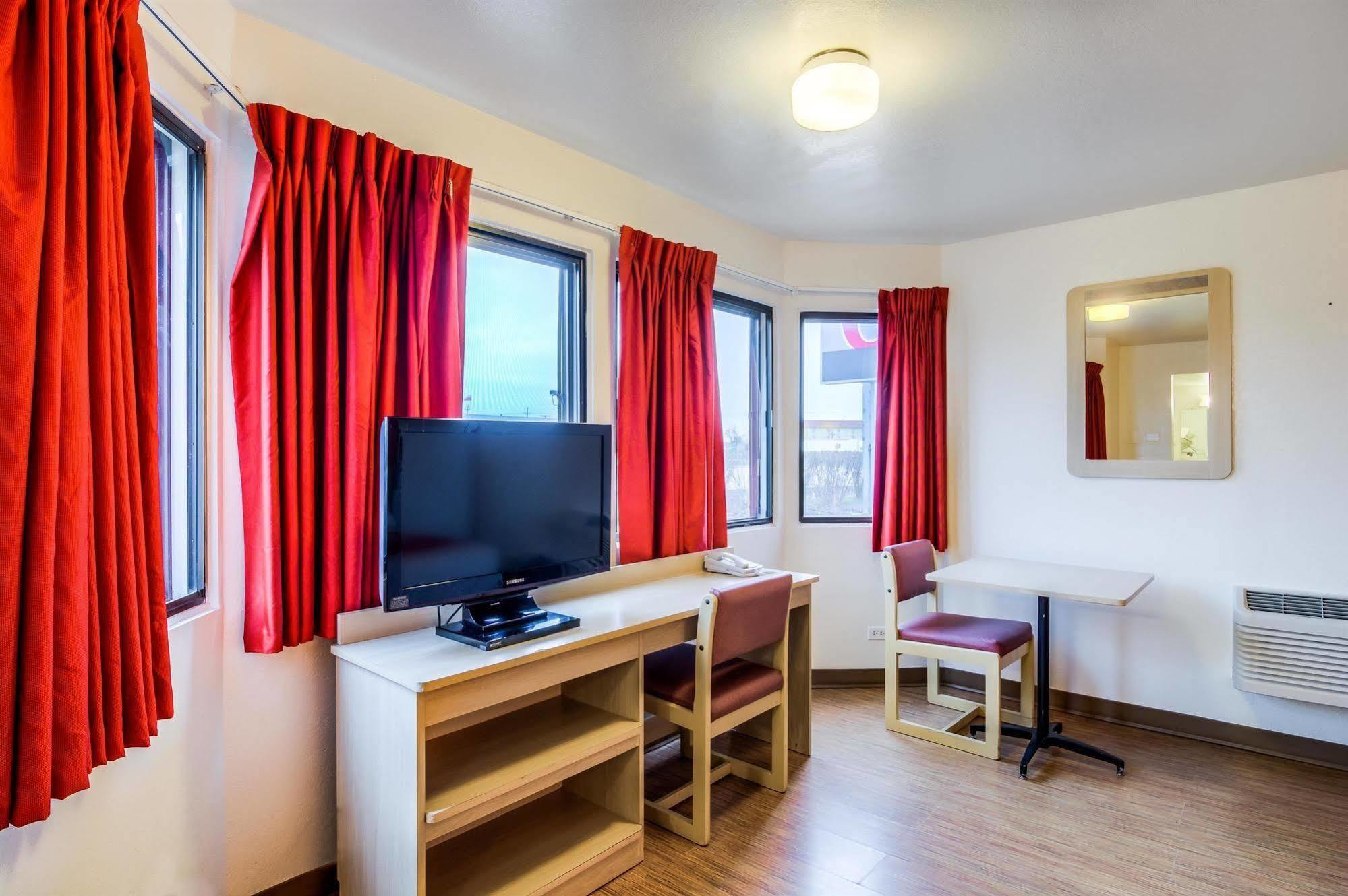 Motel 6 Chicago - Elk Grove Elk Grove Village Buitenkant foto