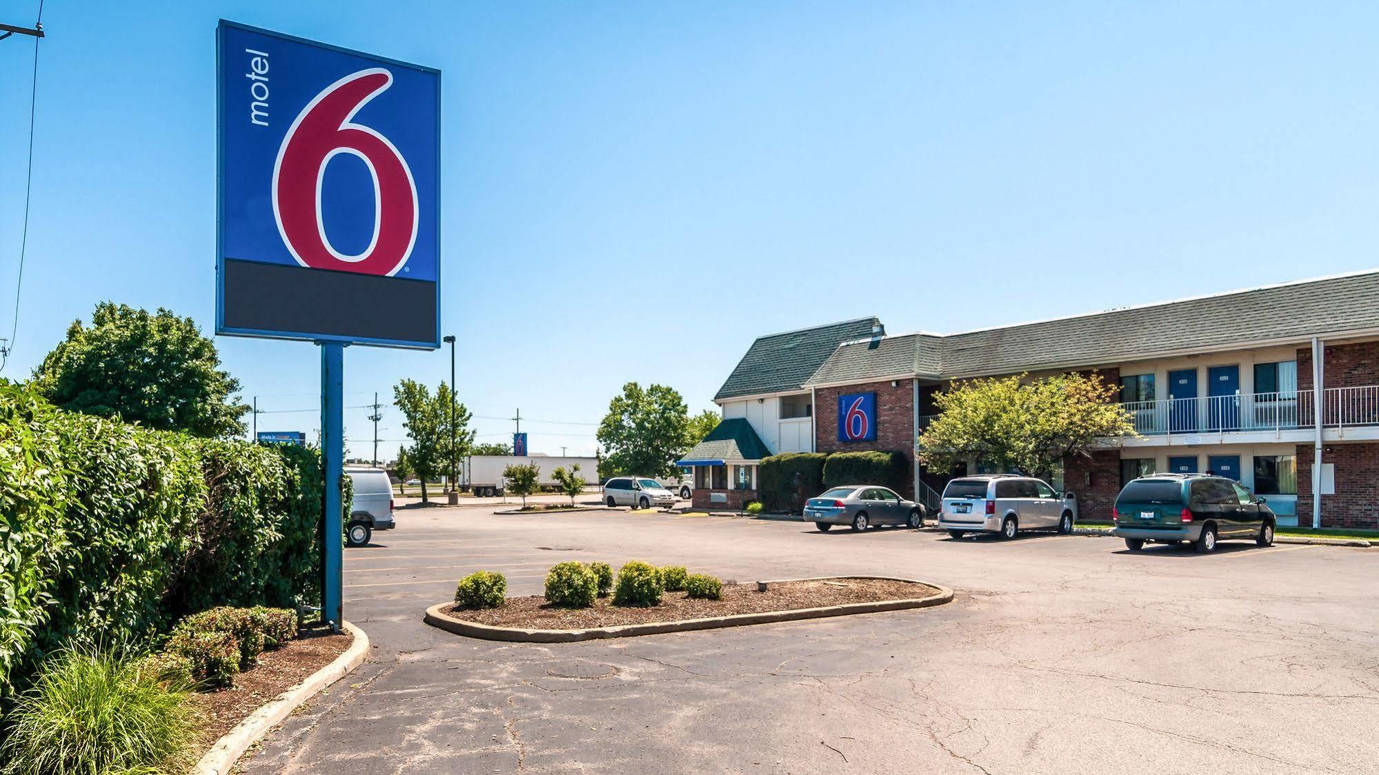 Motel 6 Chicago - Elk Grove Elk Grove Village Buitenkant foto