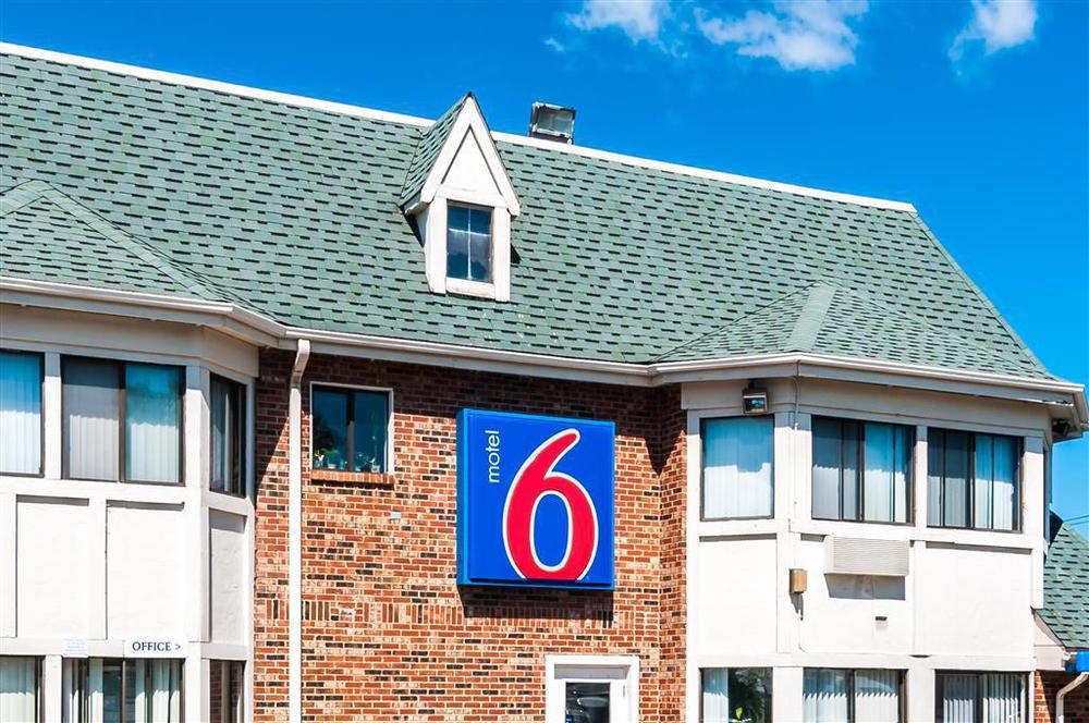 Motel 6 Chicago - Elk Grove Elk Grove Village Buitenkant foto