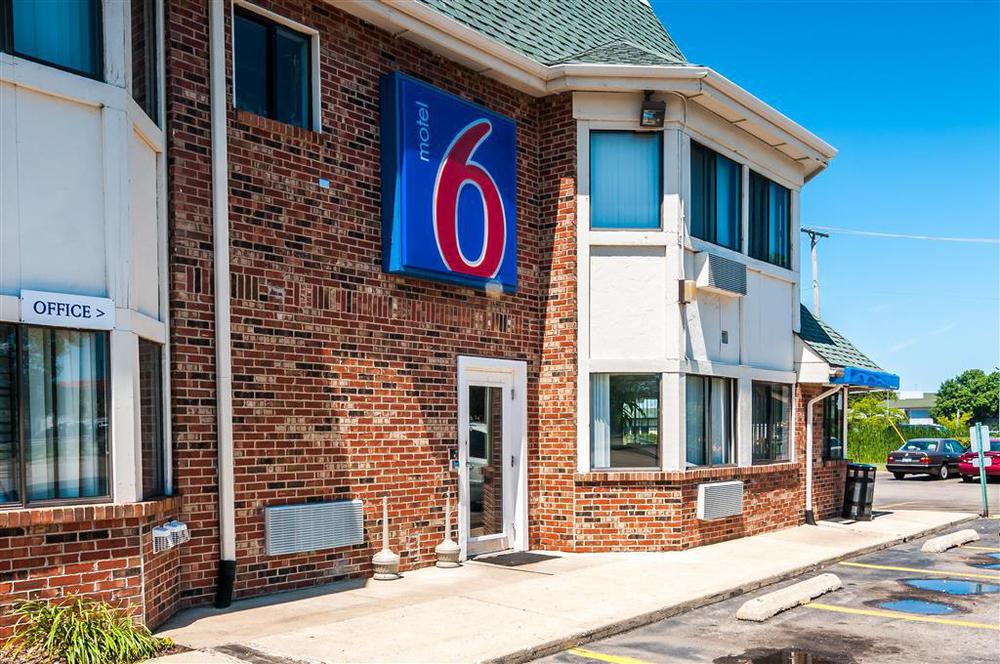 Motel 6 Chicago - Elk Grove Elk Grove Village Buitenkant foto